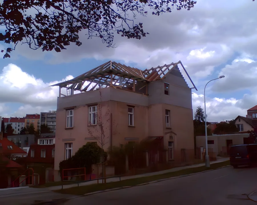 Nástavba patra a nový krov na městském domě, Praha